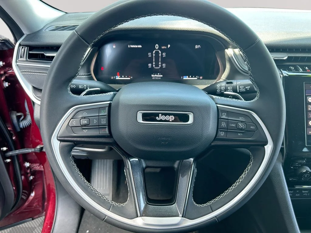 Used 2023 Red Jeep Laredo image 29