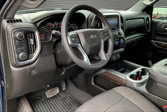 Used 2022 Blue Chevrolet RST image 17