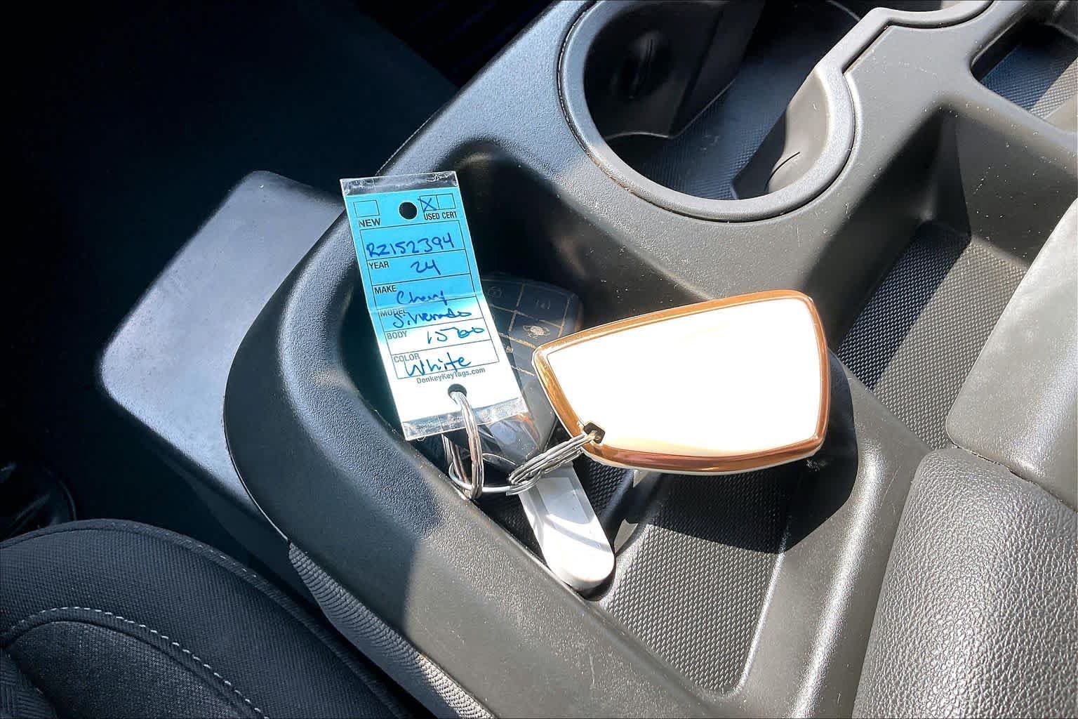 Used 2024 Summit White Chevrolet LT image 14