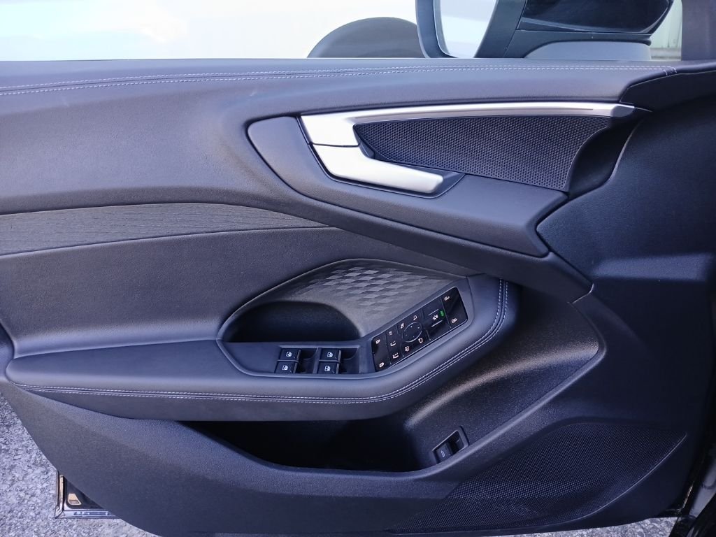 Used 2025  Audi 2.0T Premium image 27
