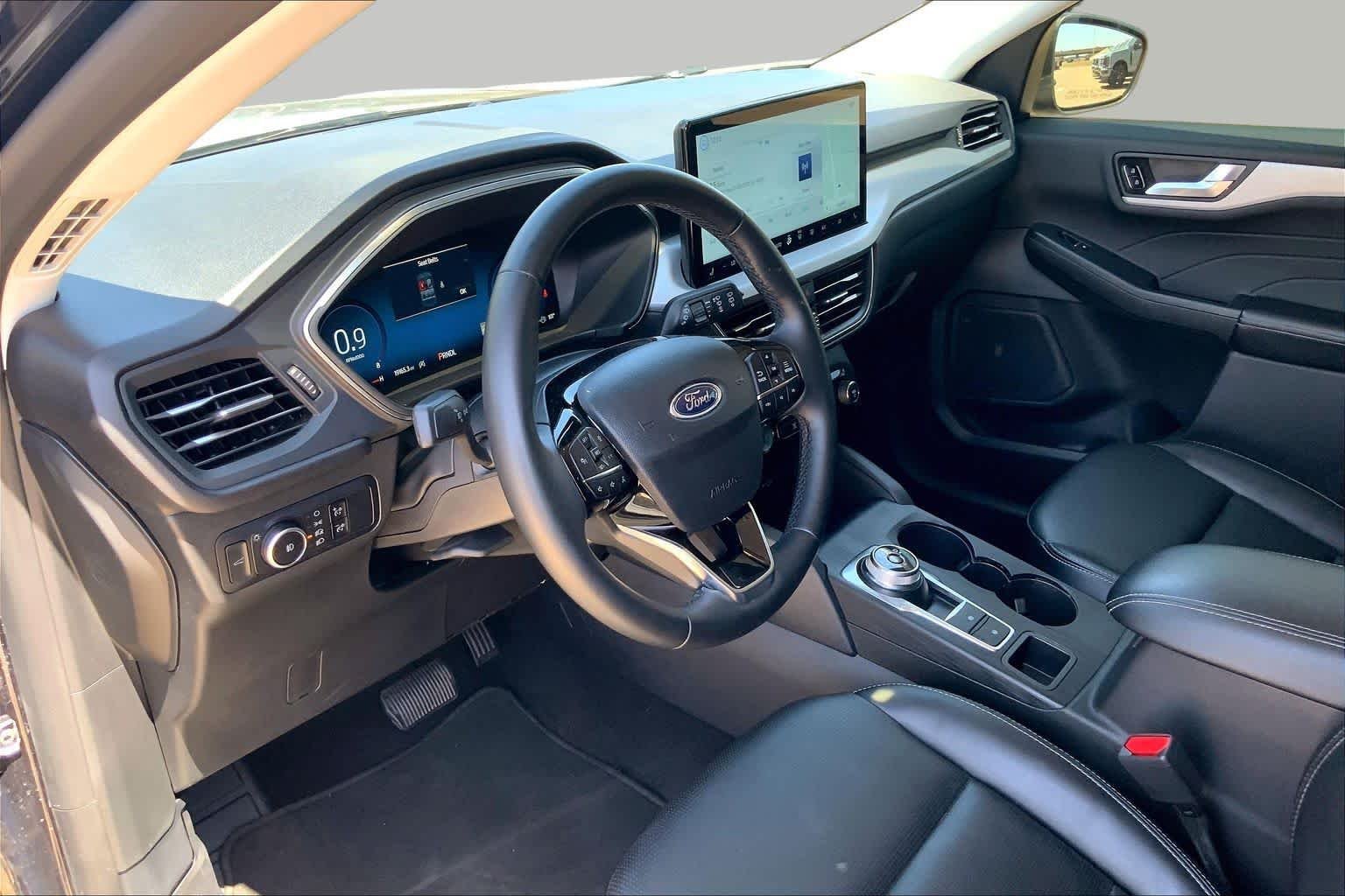 Certified Used 2025 Agate Black Metallic Ford Platinum image 18