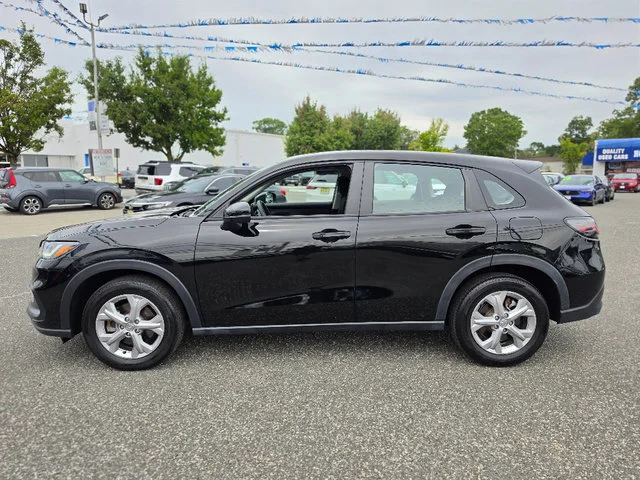 Used 2024 Crystal Black Pearl Honda 5DR AWD LX image 3