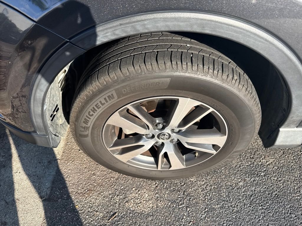 Used 2017 Gray Toyota XLE image 4