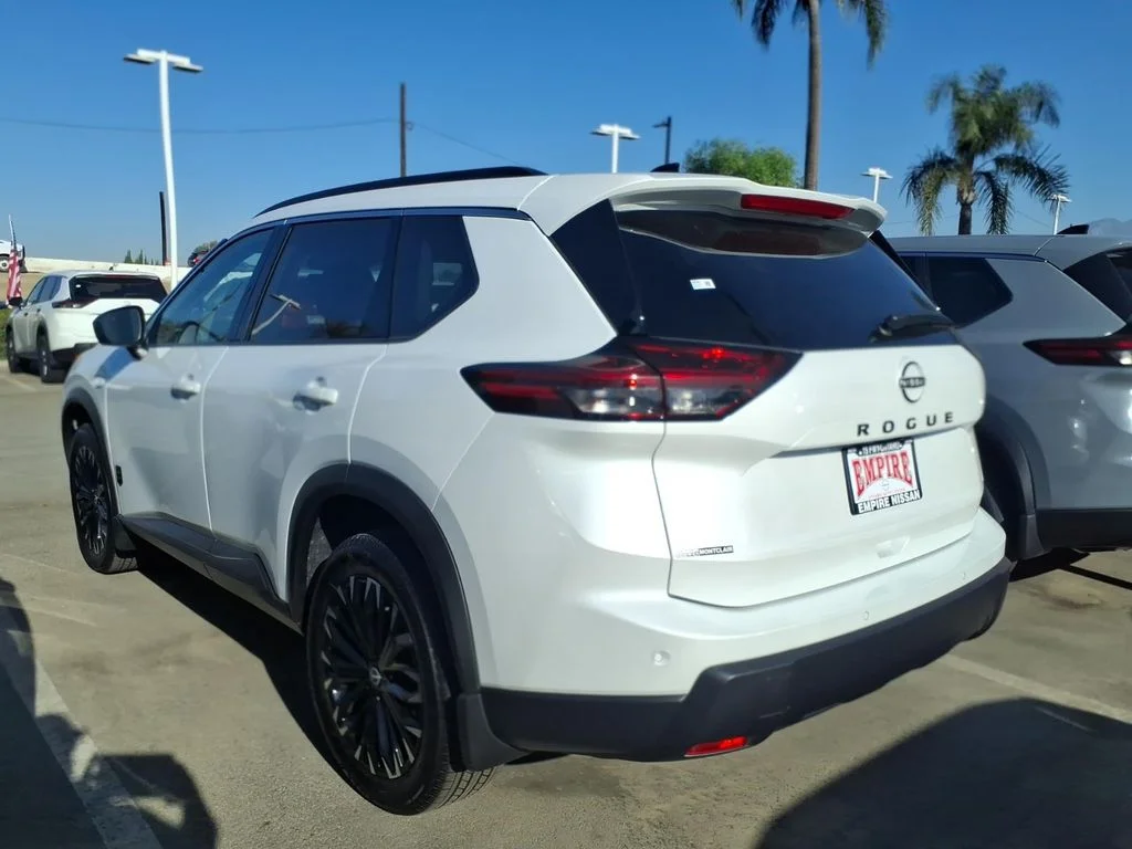 New 2026 Everest White Pearl TriCoat Nissan Dark Armor™ image 8