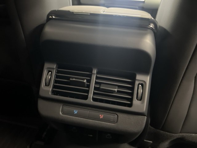 New 2026 Arroios Grey Land Rover Dynamic SE image 20