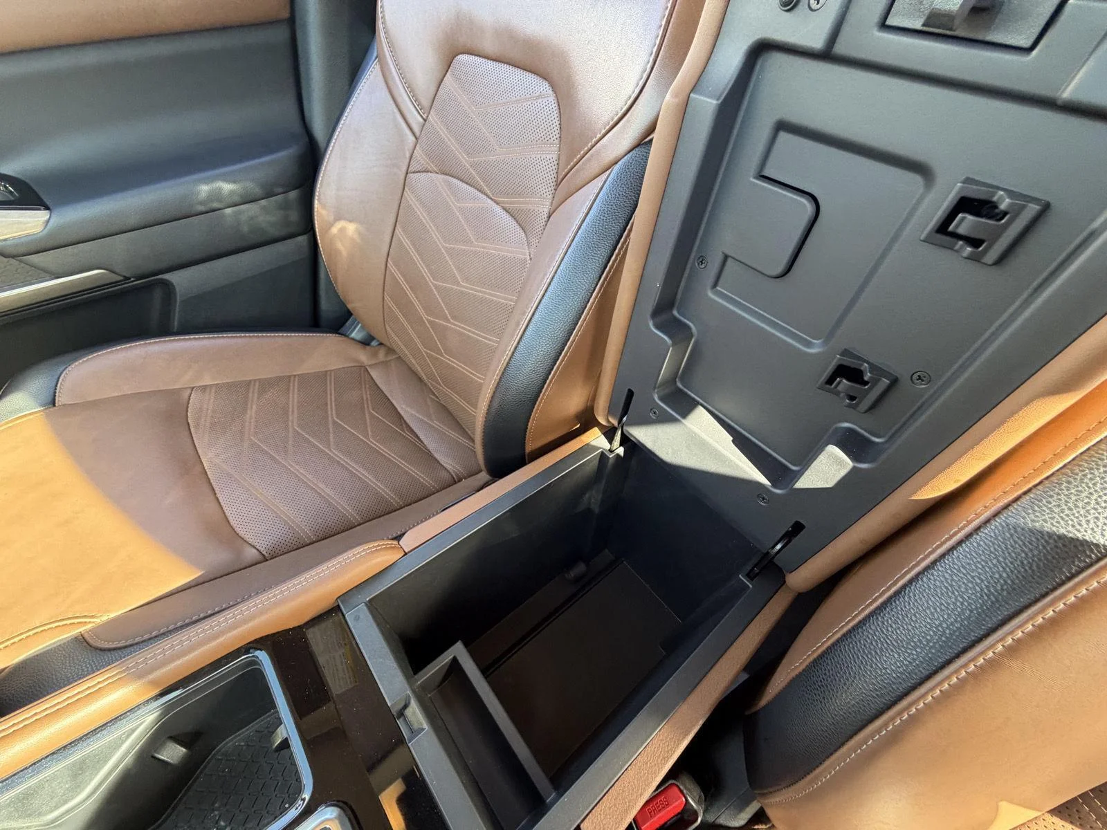 Used 2023 Super Black Nissan Platinum image 14