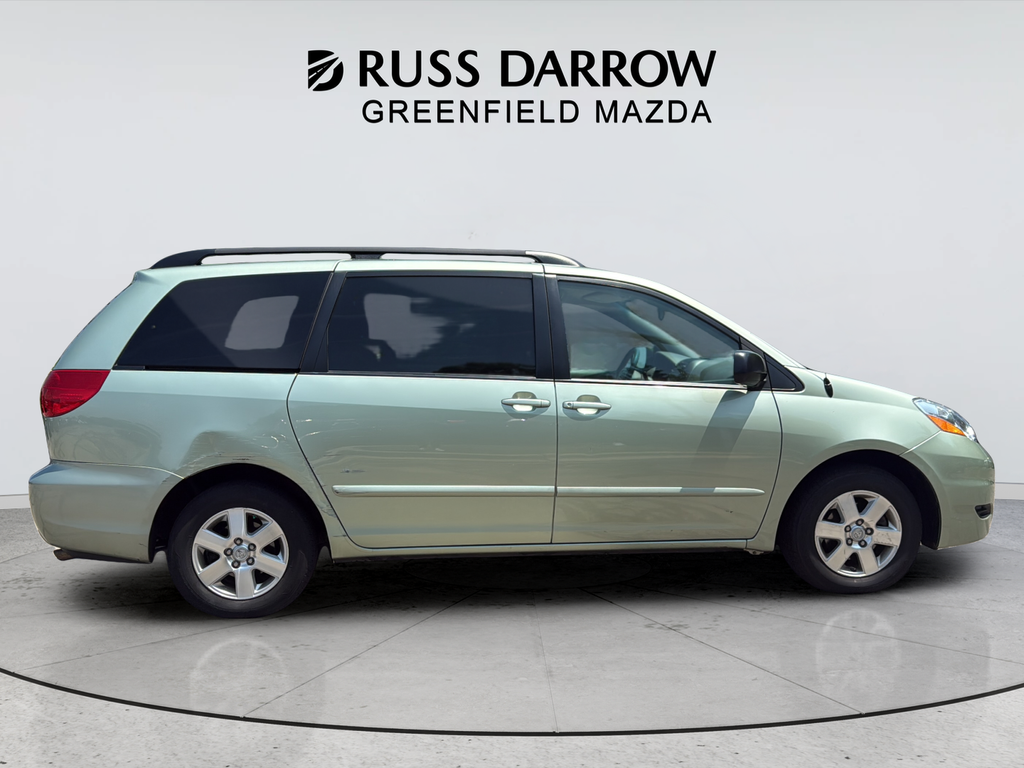 Used 2009  Toyota LE image 6