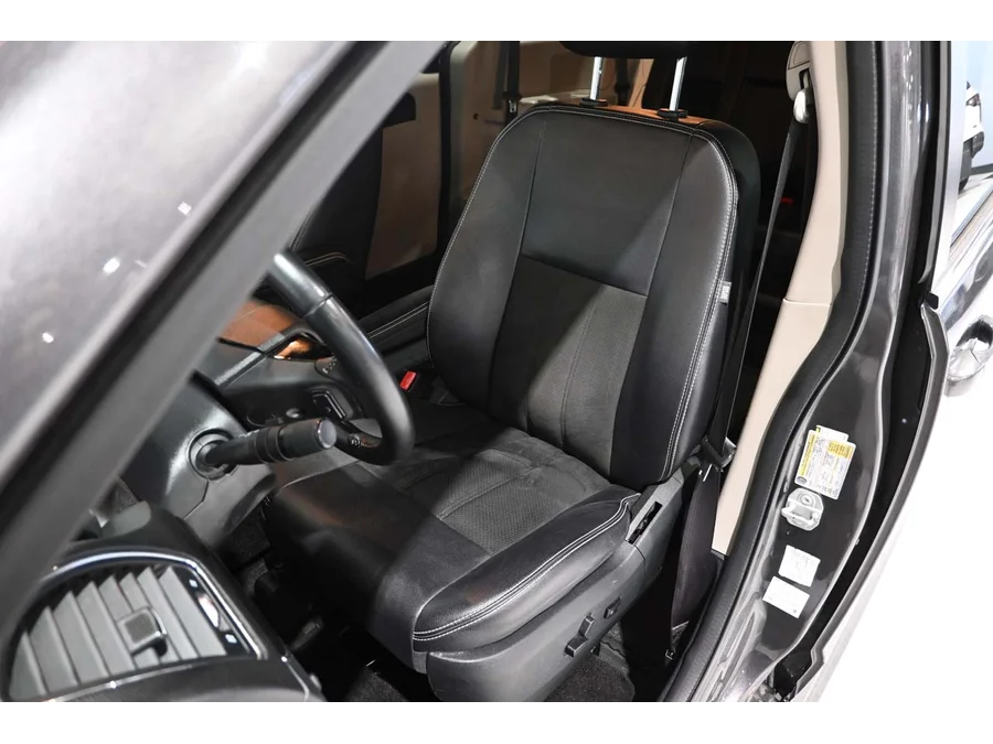 Used 2019 GRAY Dodge SXT Mobility Handicap Van image 14