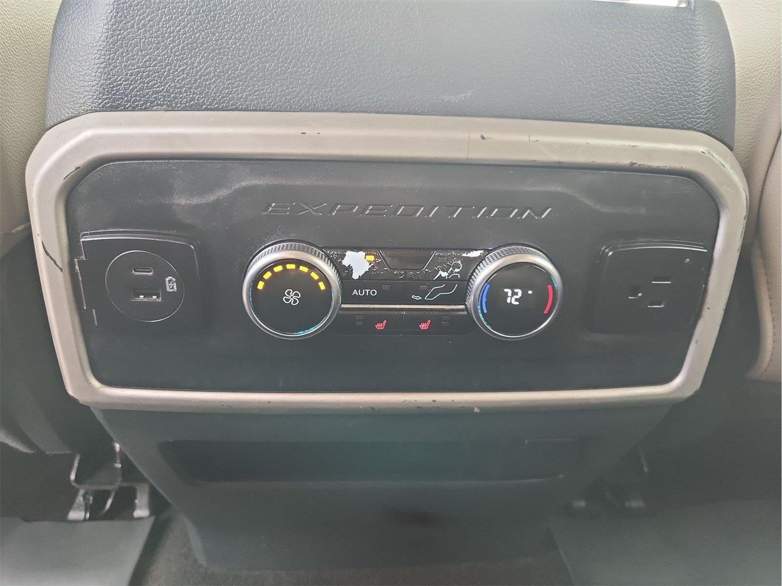2023 Ford Expedition photo 22 of 36