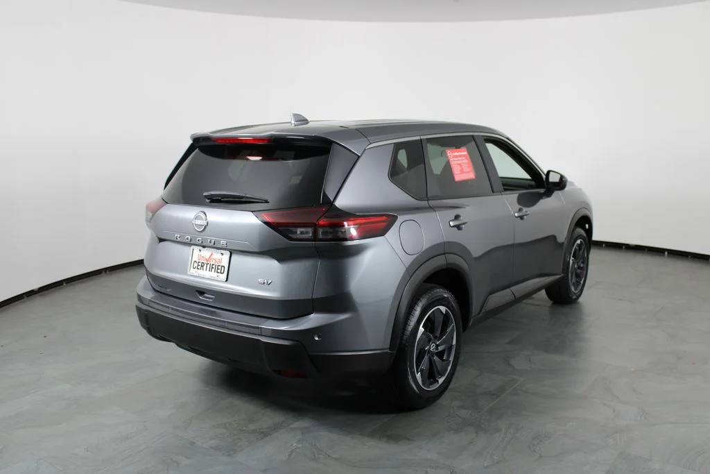 2024 Nissan Rogue SV - Photo 16