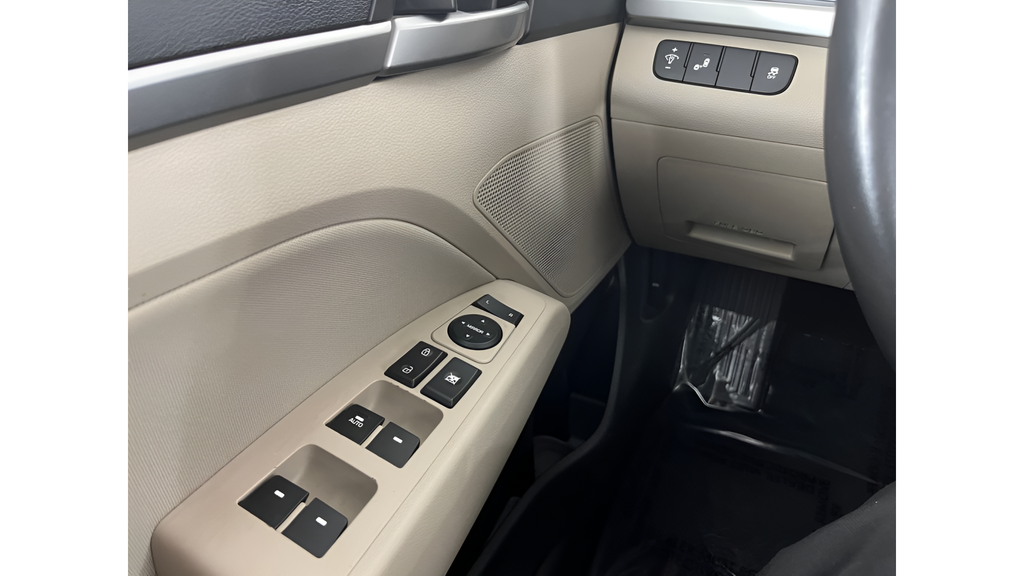 Used 2017 Mineral Beige Hyundai Value Edition image 39