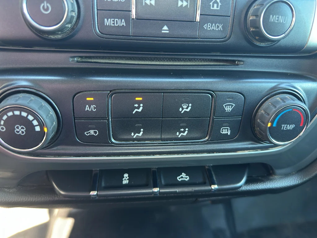 Used 2016 Summit White Chevrolet LT image 23