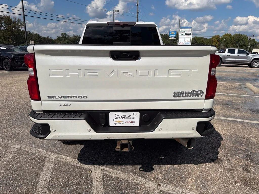 Used 2020 IRIDESCENT PEARL TRICOAT Chevrolet High Country image 4