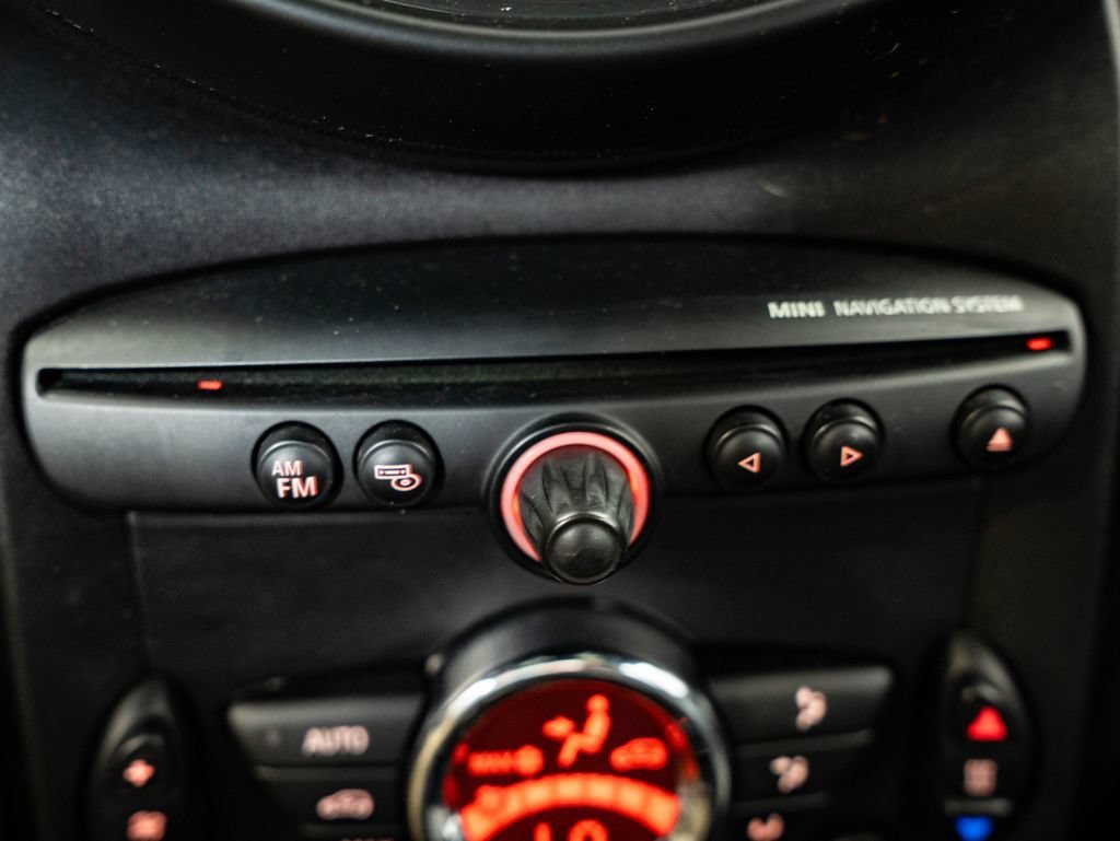 Used 2016 Absolute Black Metallic MINI  image 31
