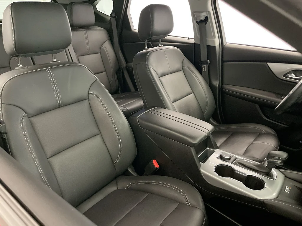 Used 2024 Radiant Red Tintcoat Chevrolet LT image 28