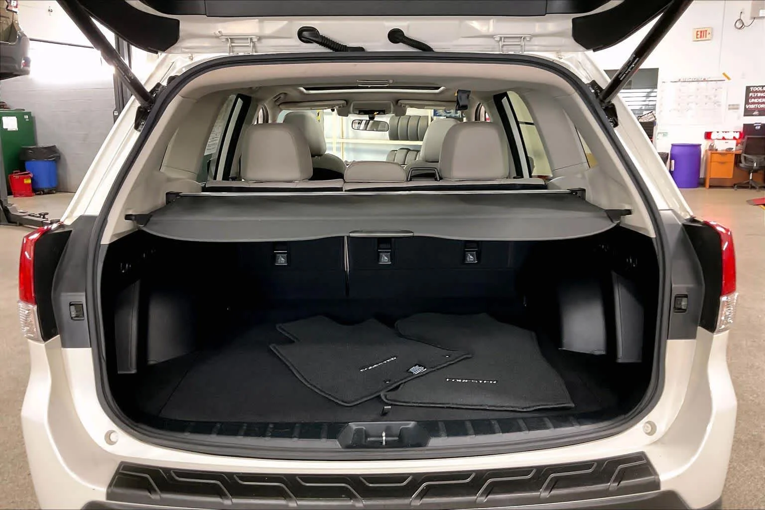Used 2019 Crystal White Pearl Subaru Limited image 69