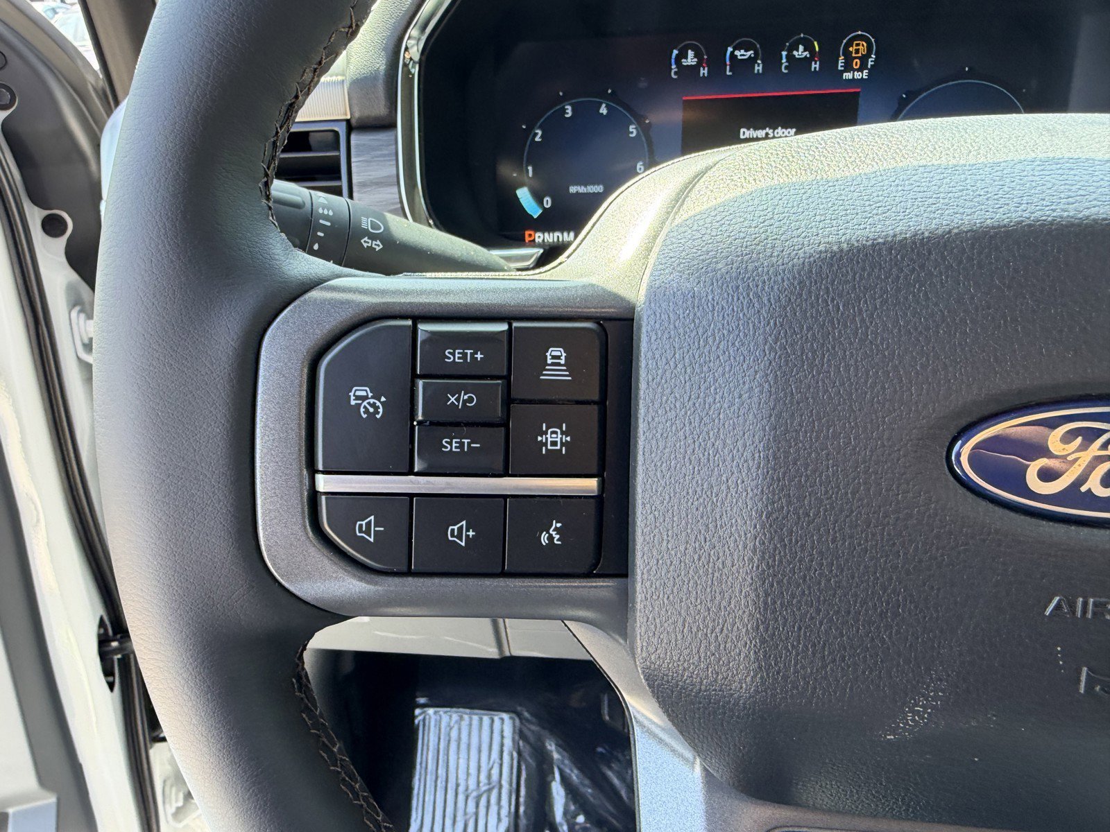 New 2025 Star White Metallic Tri-Coat Ford Lariat® image 25