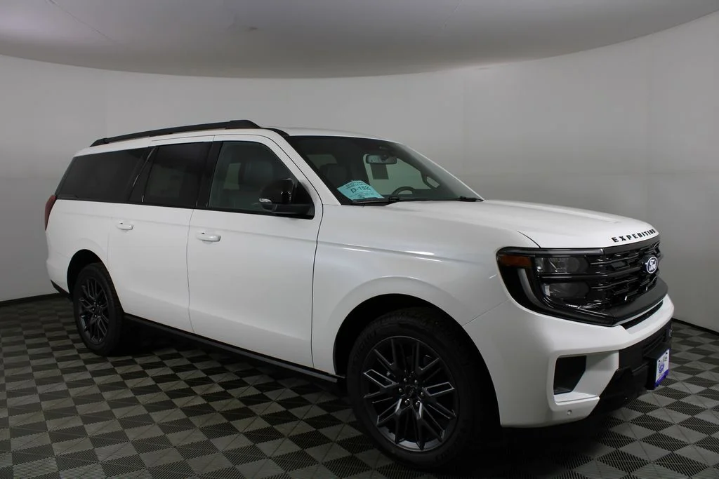 New 2027 Star White Metallic Tri-Coat Ford Platinum image 1