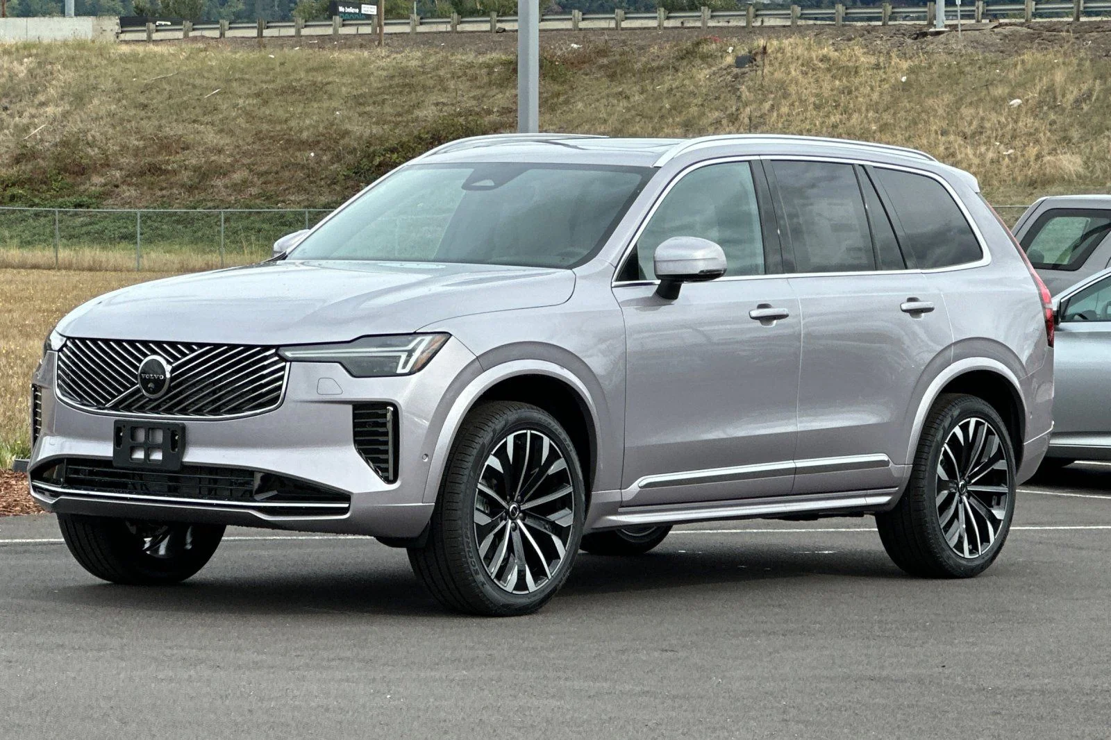 2026 Volvo XC90 Plus - Photo 7