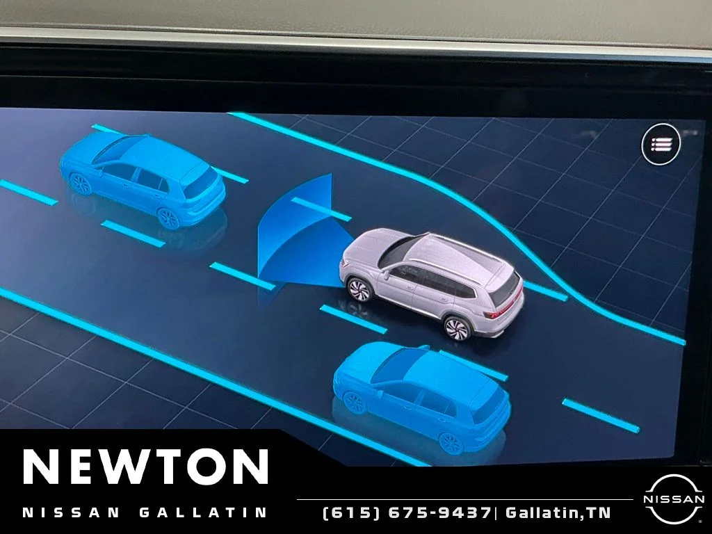 Used 2025 White Volkswagen 2.0T SE w/Technology image 39