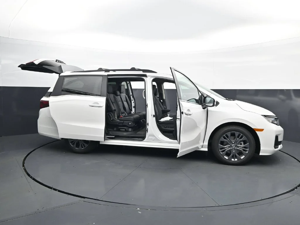 New 2027 Platinum White Pearl Honda Touring image 64