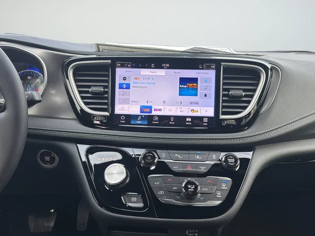 2026 Chrysler Pacifica Select - Photo 16
