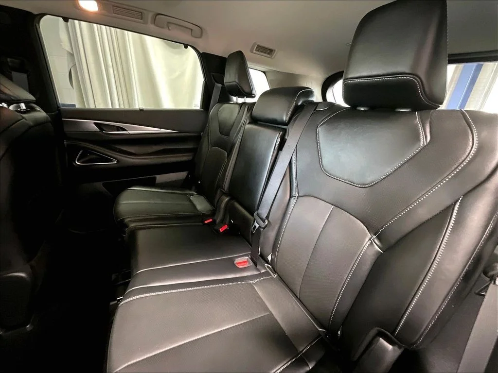 Used 2026 White INFINITI LUXE image 15
