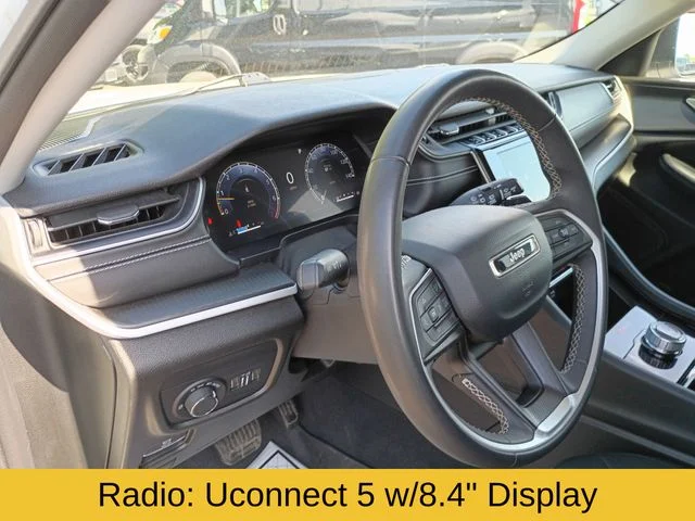 Used 2023 White Jeep Laredo image 11