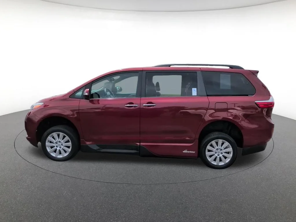Used 2015 Red Toyota Limited Premium image 10