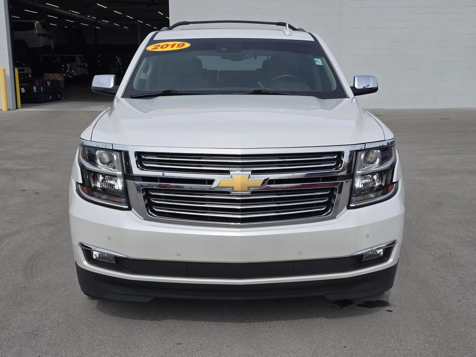 Used 2019 Iridescent Pearl Tricoat Chevrolet Premier image 2