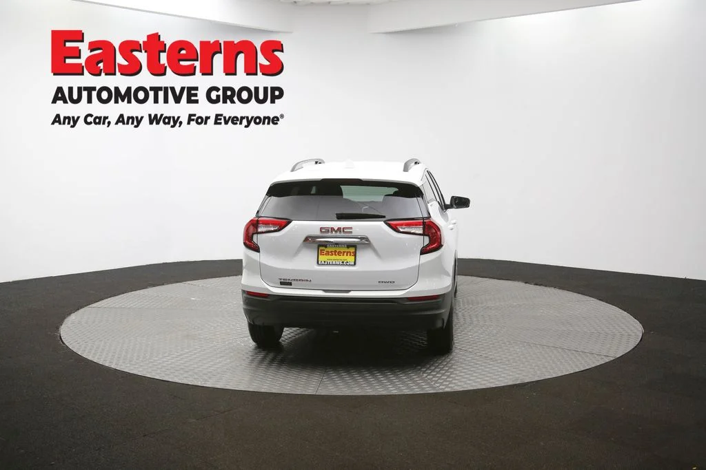 Used 2023 White GMC SLE image 35
