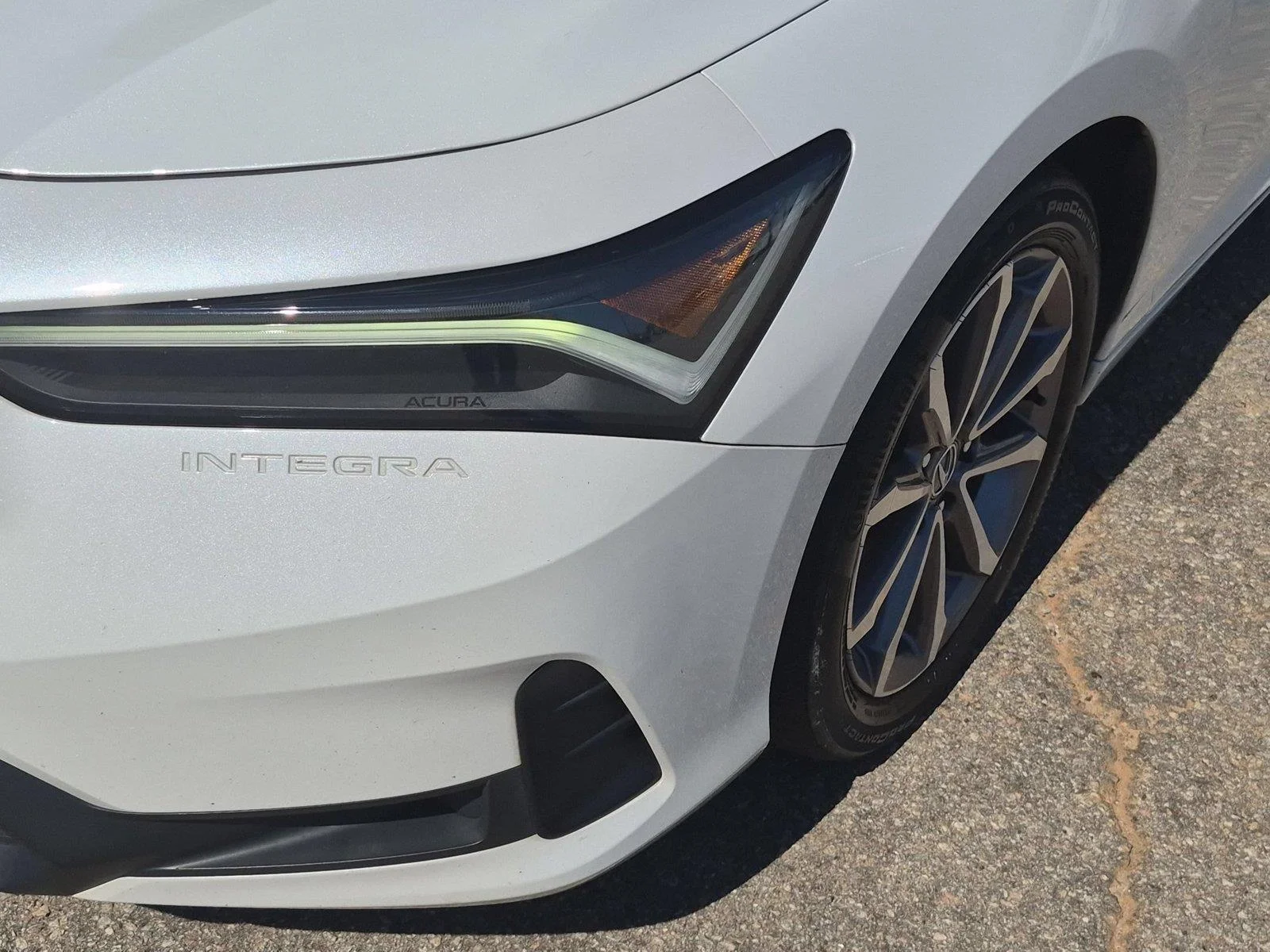 Used 2024 Platinum White Pearl Acura  image 9