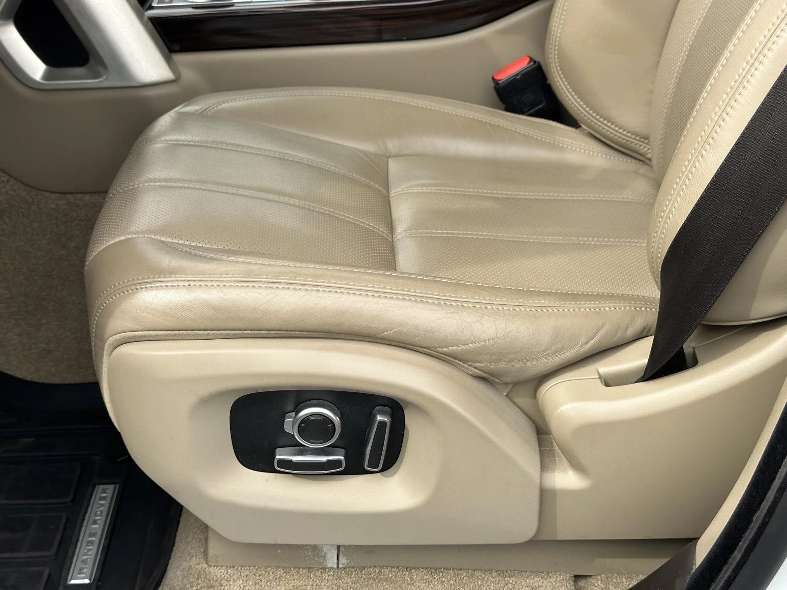 Used 2017 Fuji White Land Rover 5.0L V8 Supercharged image 10