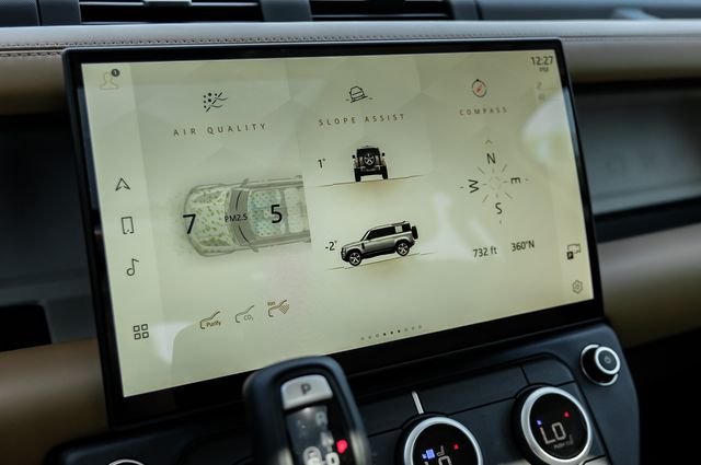 New 2026 Fuji White Land Rover S image 37