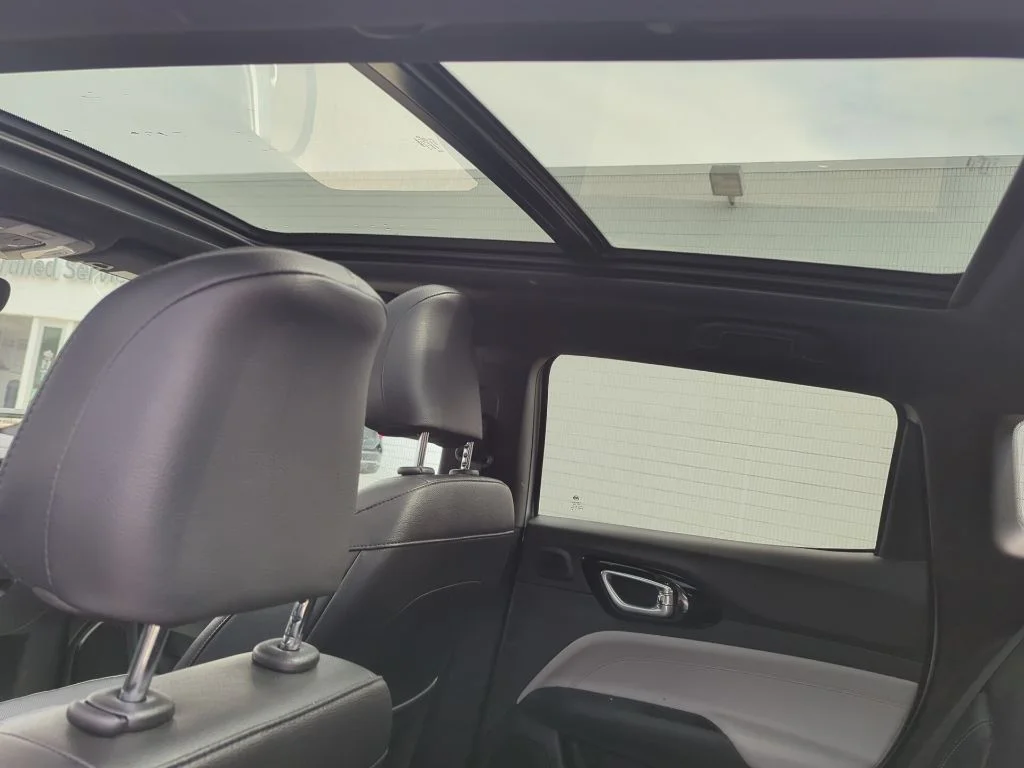 Used 2025 Silver Jeep Limited image 6