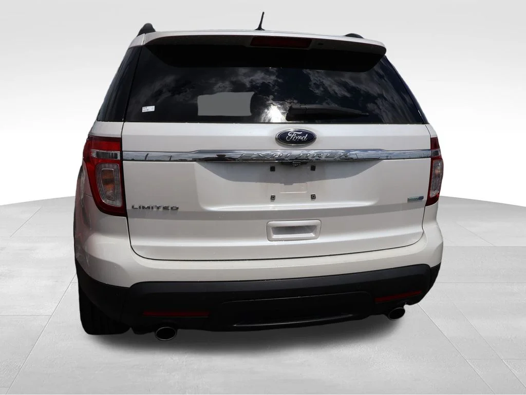 Used 2014 White Platinum Clearcoat Metallic Ford Limited image 7