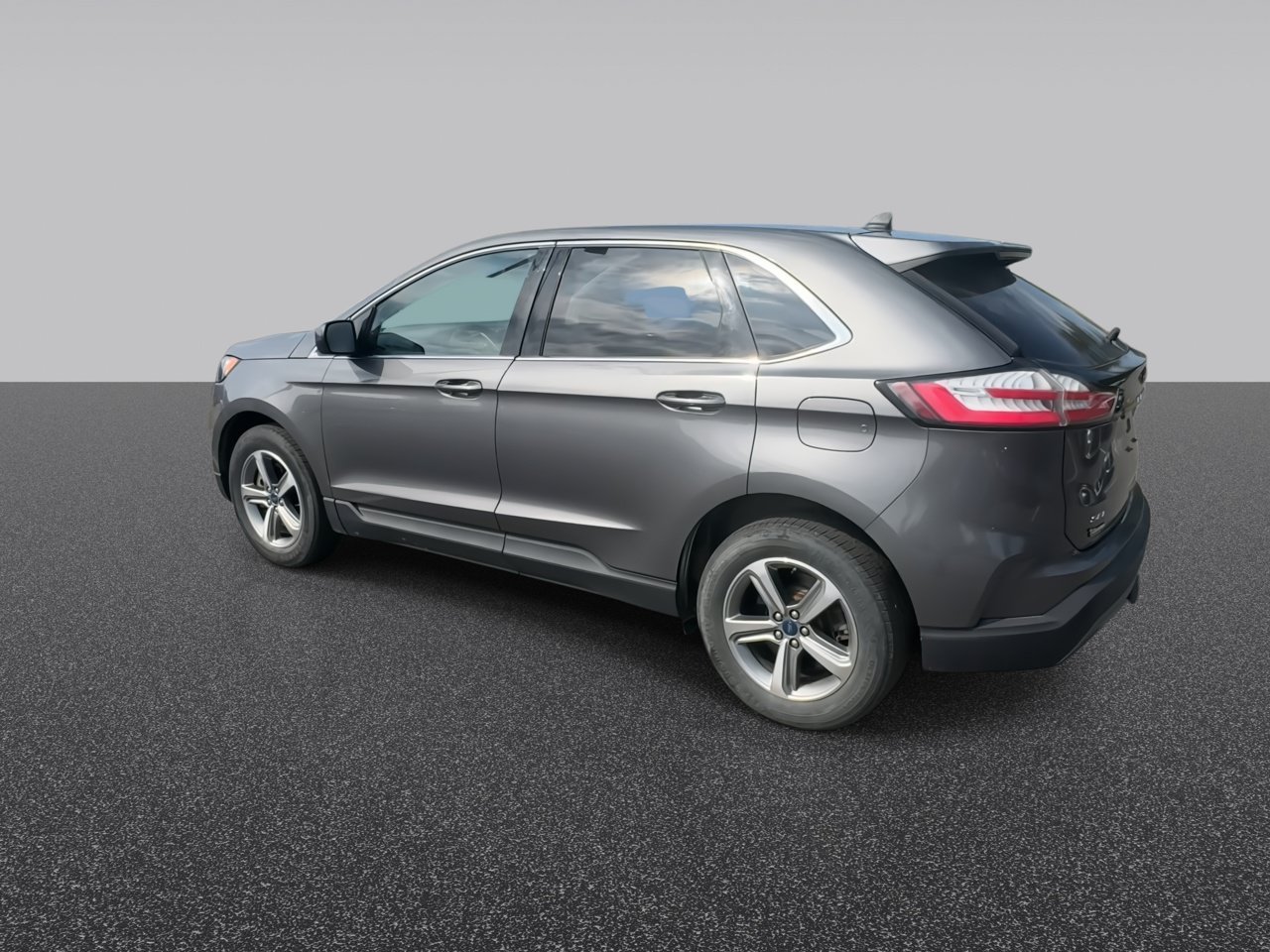 Used 2022 Carbonized Gray Metallic Ford SEL image 6