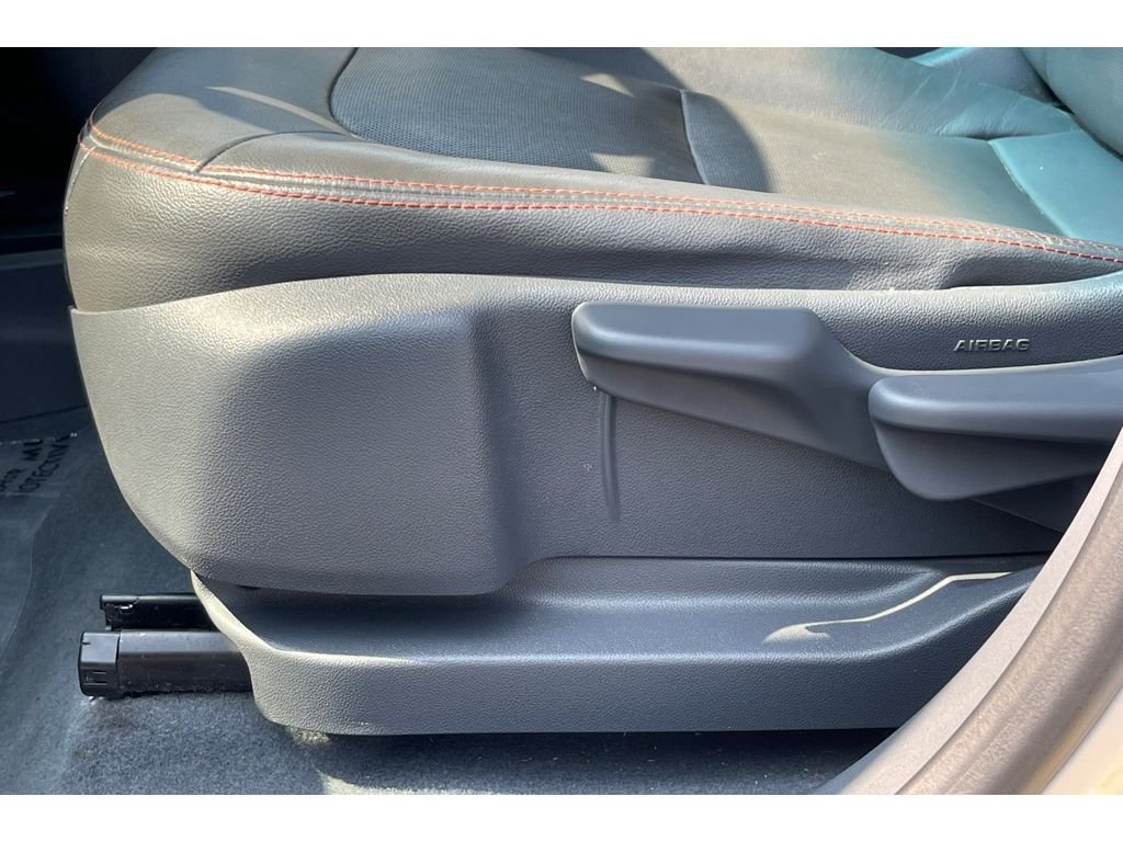 Used 2017 Silver Ice Metallic Chevrolet Premier image 13