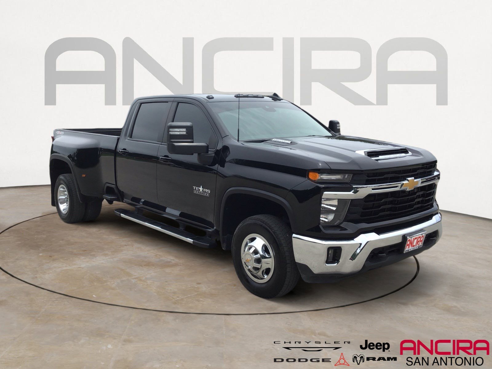 2024 Chevrolet Silverado HD LT 4WD Crew Cab Long Box DRW's photo