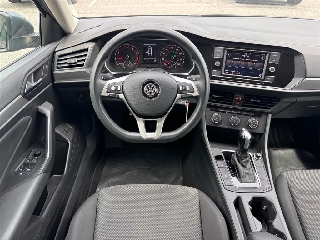 Used 2019 Platinum Gray Metallic Volkswagen 1.4T S image 13