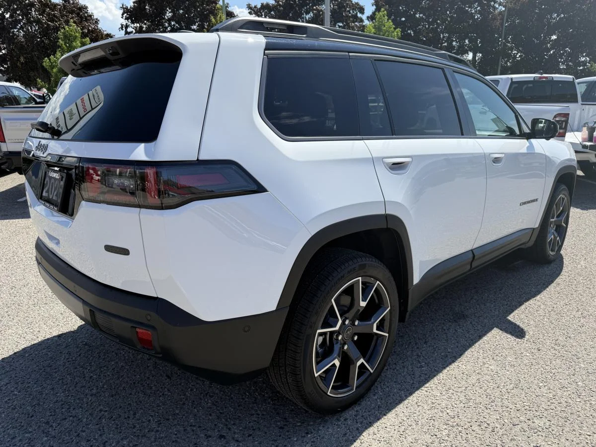 New 2026 White Jeep Overland image 8