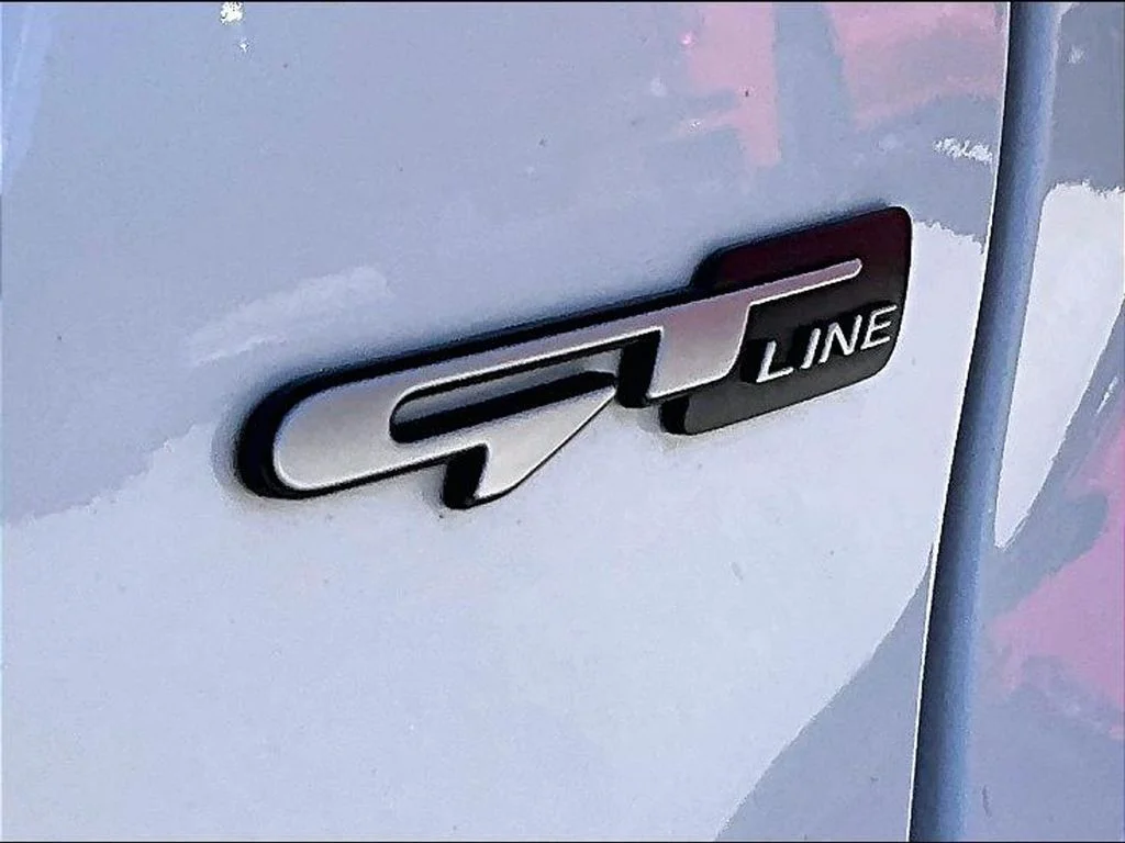 Used 2024 White Kia GT-Line image 9