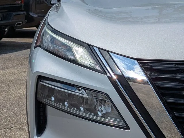 Used 2023 Gray Nissan SV image 10