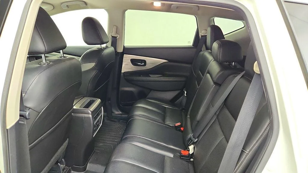 Used 2018 Pearl White Nissan AWD SL image 20