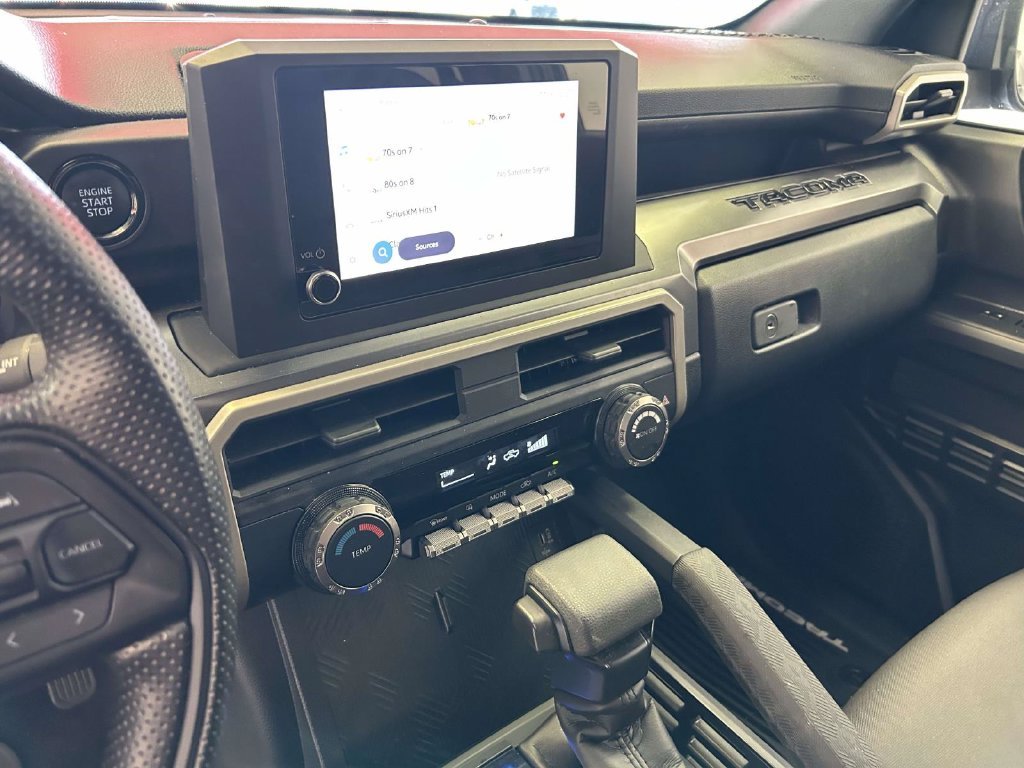 Used 2025  Toyota SR5 image 22