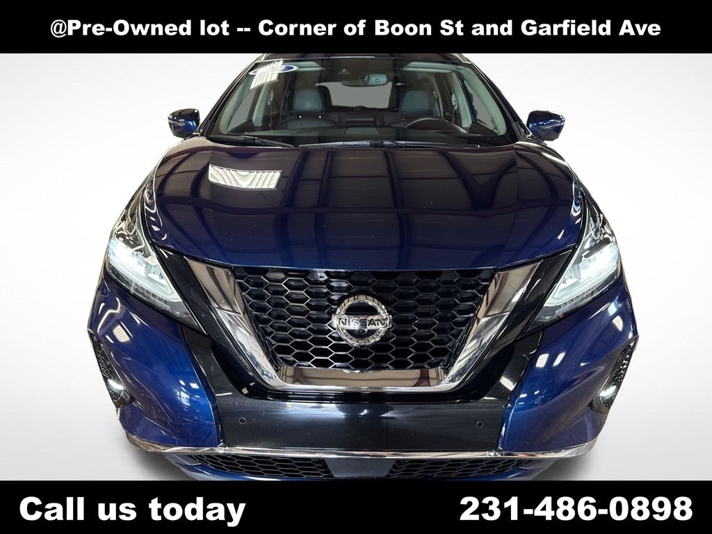 Used 2020 Blue Nissan SL image 8