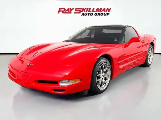 Used 2004 Red Chevrolet Base image 3