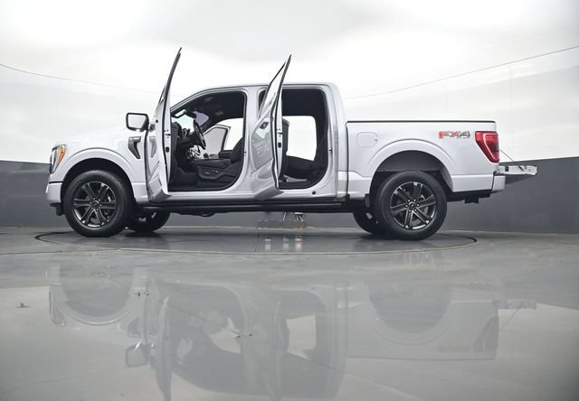 Used 2021 White Ford XLT image 34