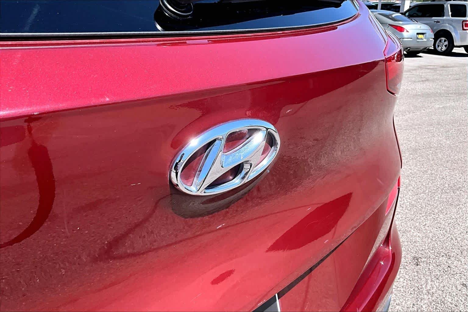 Used 2019 Gemstone Red Hyundai SE image 9