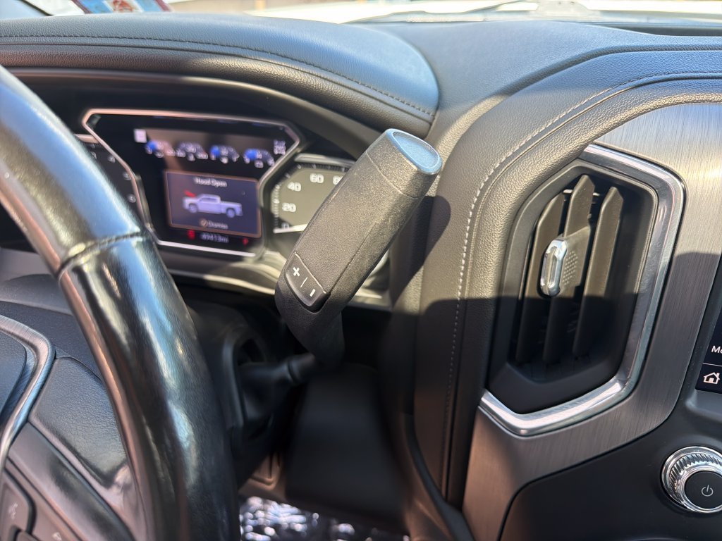 Used 2020 White GMC Denali image 31